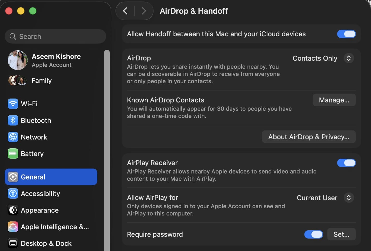 macOS System Settings > General with the "Allow Handoff between this Mac and your iCloud devices" toggle highlighted in the on position