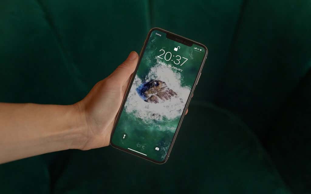 Make Your Own Live Wallpaper on iPhone Using GIFs, Videos or Photos