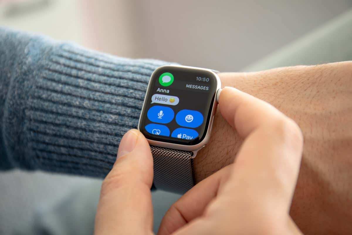How to Customize Apple Watch Default Message Responses image 1