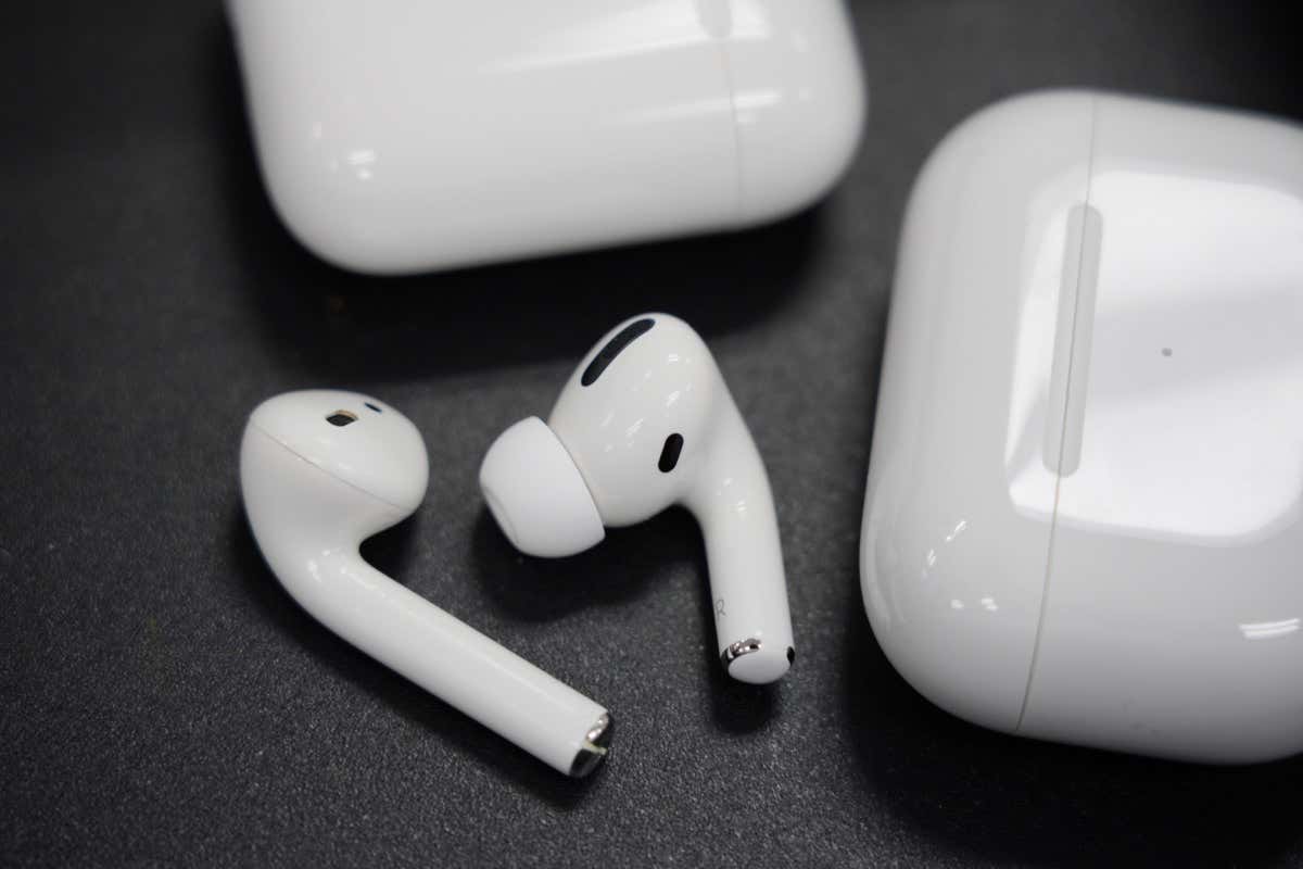 7 Reasons Why One AirPod Dies Than the Other