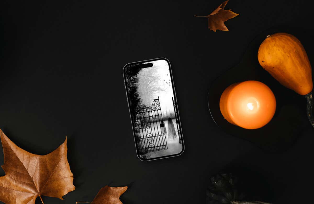 Best Halloween Wallpapers on iPhone for a Spooky Screen image 1