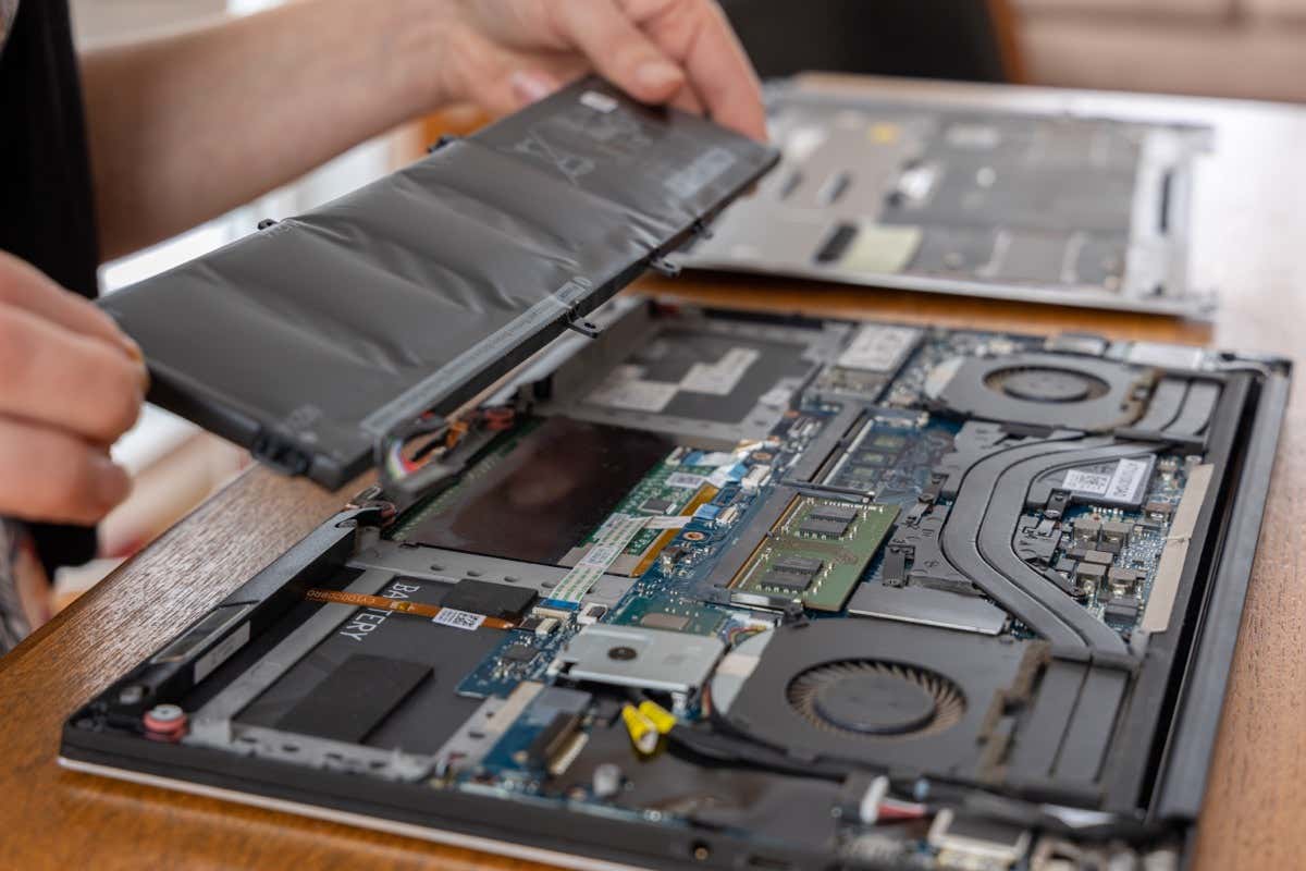 What to Do if Your MacBook Battery Is Swollen image 7