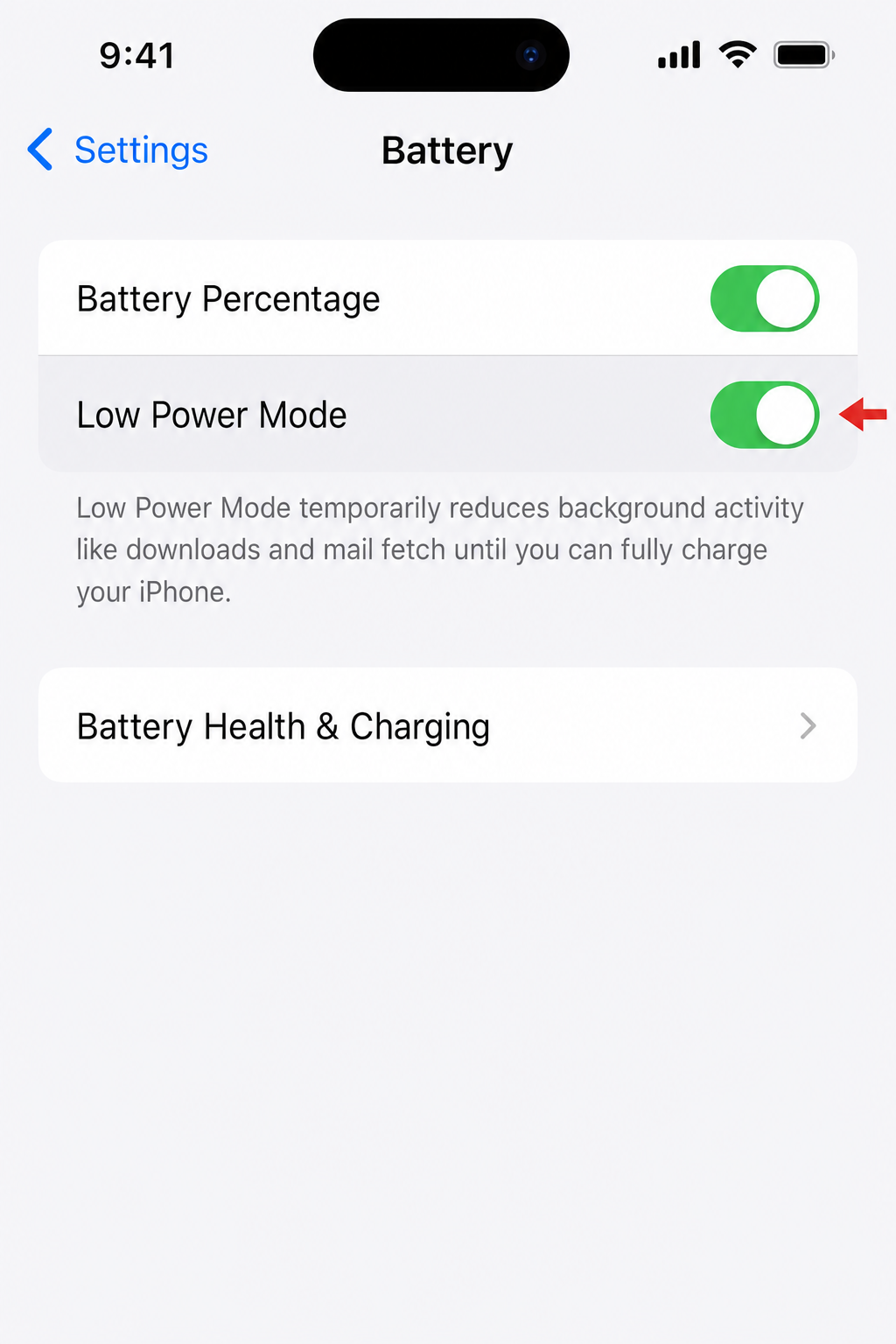 Settings → Battery screen with Low Power Mode toggle highlighted