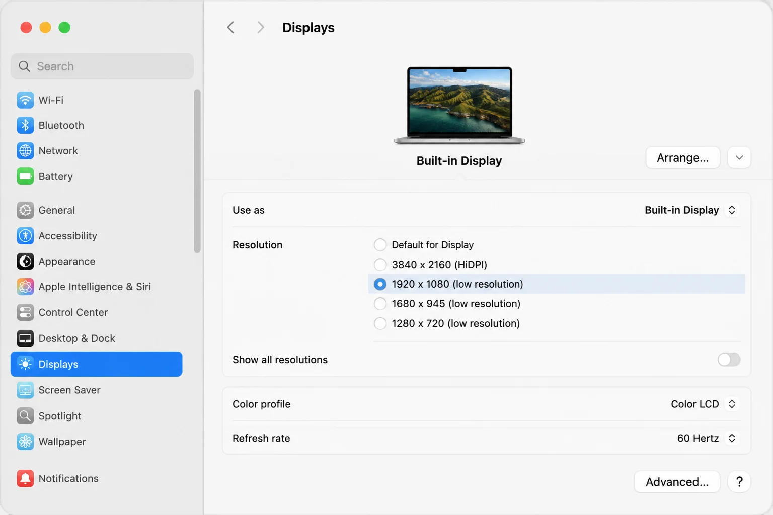 Displays resolution list showing a clearly labeled low-resolution mode beside an available high-resolution or HiDPI-scaled choice